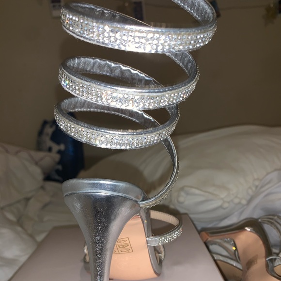 PrettyLittleThing Silver Jewel Diamanté Heel - Picture 4 of 6